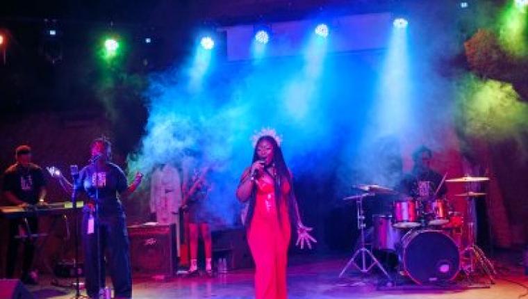 Côte d’Ivoire / Culture : Amee Slam enflamme le Wafou lors d’un concert inédit