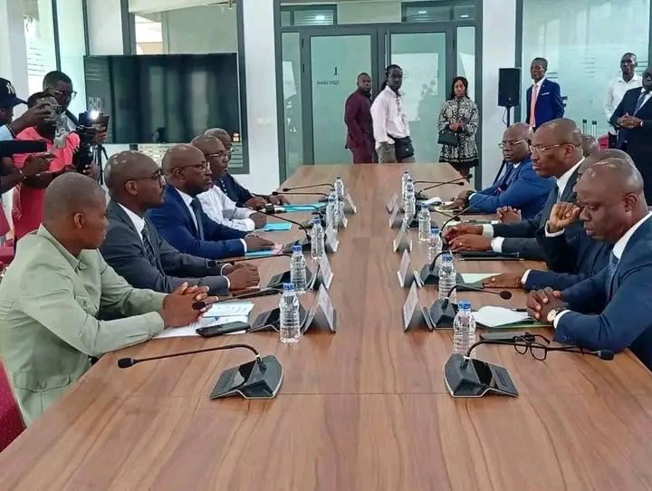 Côte d’Ivoire / Présidentielle 2025 : le RHDP et la CAP-CI multiplient les discussions pour garantir un climat paisible